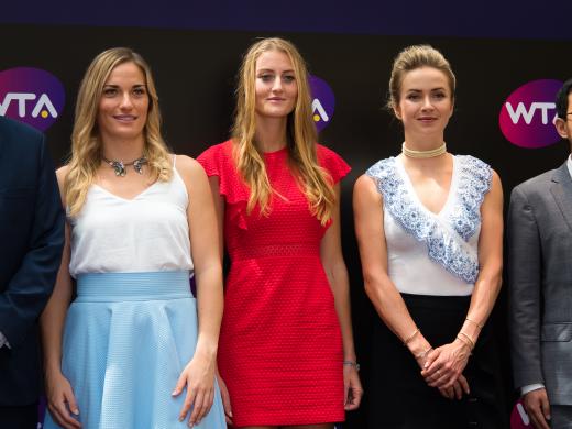 The champions pose for a photo (Jimmie48/WTA)