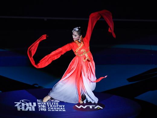 A dancer at the Zhuhai opening ceremony (Getty)