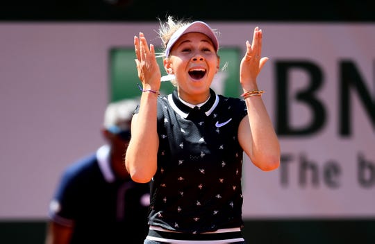 Anisimova defeats Halep at French Open 2019